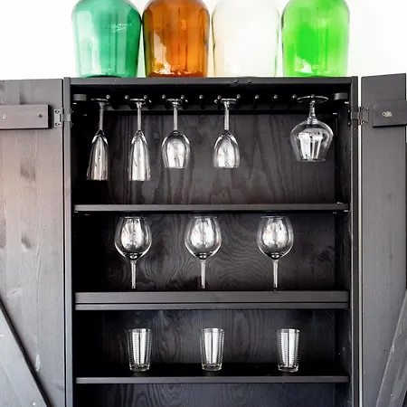 Elegant In With Fireplace - 80 M² *