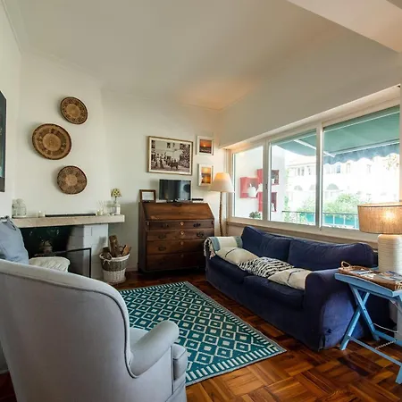 Elegant In With Fireplace - 80 M² *