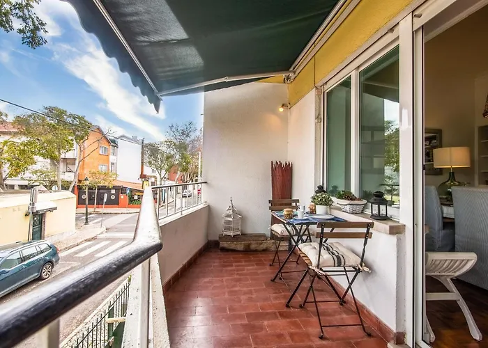 Elegant In With Fireplace - 80 M² *
