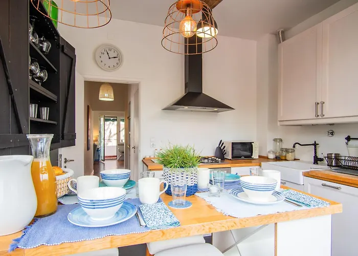 Elegant In With Fireplace - 80 M²