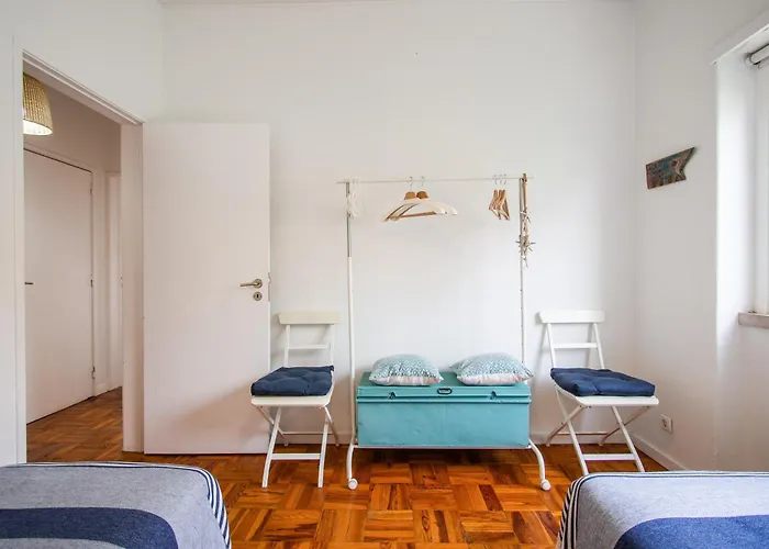 Elegant In With Fireplace - 80 M²