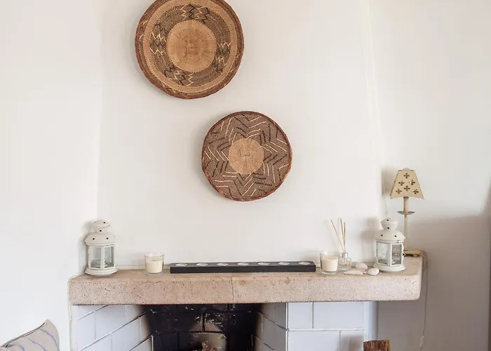 Elegant In With Fireplace - 80 M² *