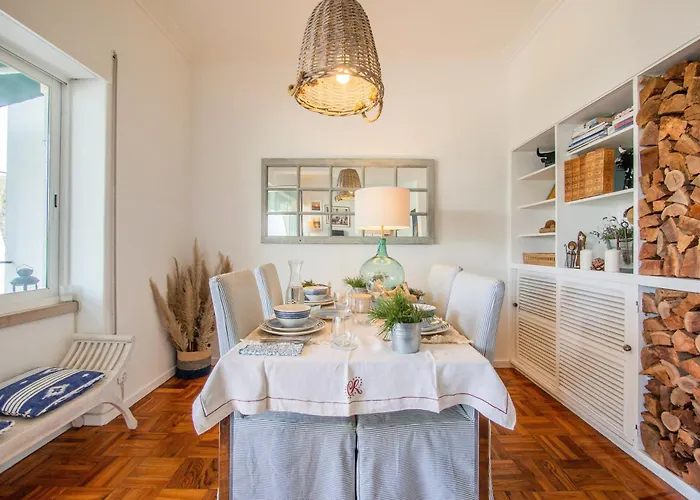 Elegant In With Fireplace - 80 M²
